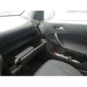 mercedes-benz clase c (w203) berlina del año 2001