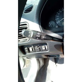 mitsubishi carisma berlina 5 (da0) del año 2002