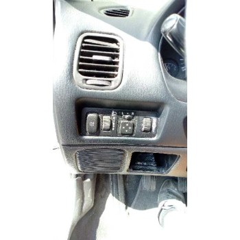 mitsubishi carisma berlina 5 (da0) del año 2002