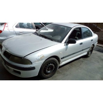 mitsubishi carisma berlina 5 (da0) del año 2002