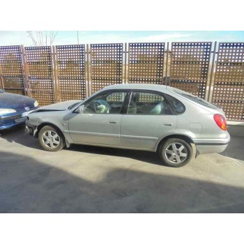 toyota corolla (e11) del año 2000