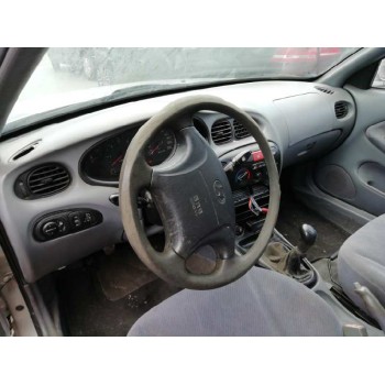 hyundai lantra familiar (rd) del año 2000