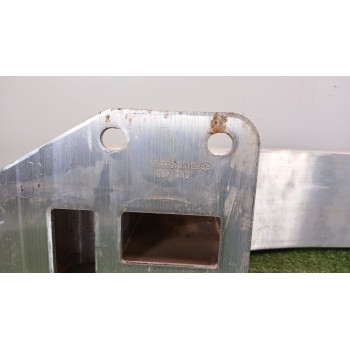 Recambio de refuerzo paragolpes delantero para omoda 5 referencia OEM IAM 501004596AA  