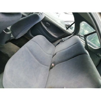 hyundai lantra familiar (rd) del año 2000