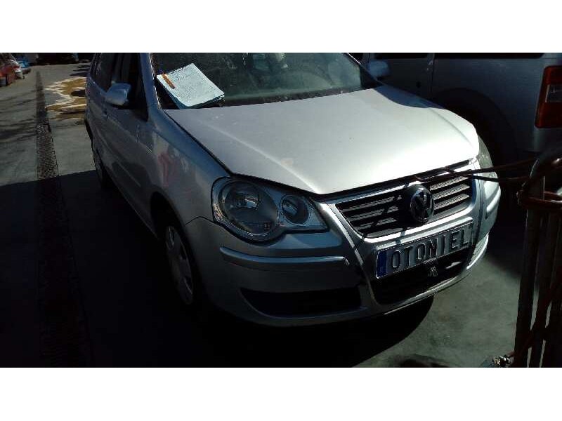 VOLKSWAGEN POLO (9N3)