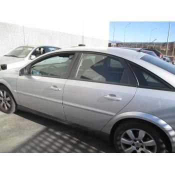 opel vectra c berlina del año 2004