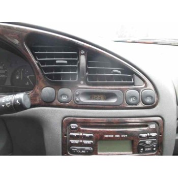 ford fiesta berlina del año 1998