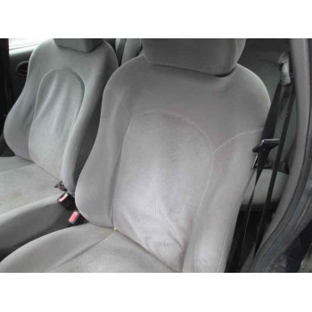 ford fiesta berlina del año 1998