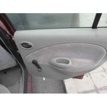 ford fiesta berlina del año 1996