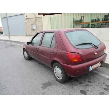 ford fiesta berlina del año 1996