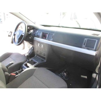 opel vectra c berlina del año 2004