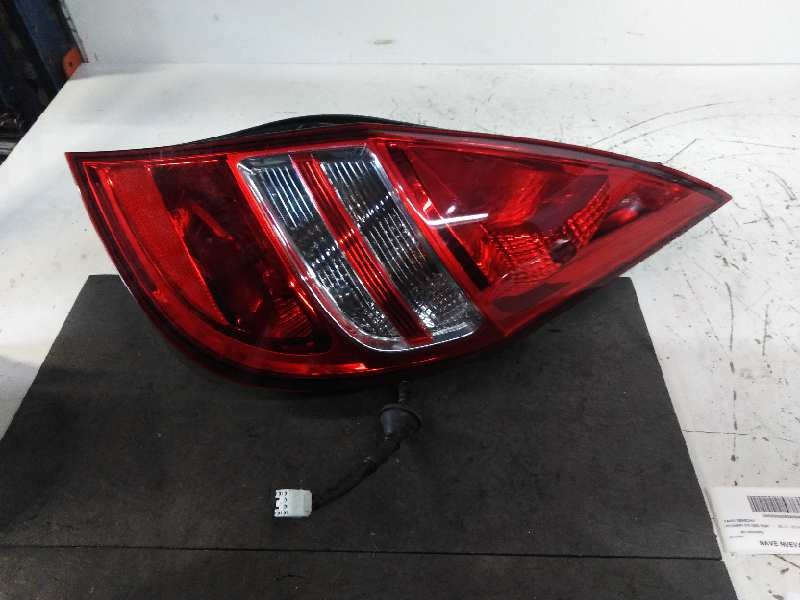 Recambio de piloto trasero izquierdo para hyundai i30 style referencia OEM IAM 924022R0  