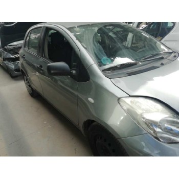 toyota yaris del año 2011