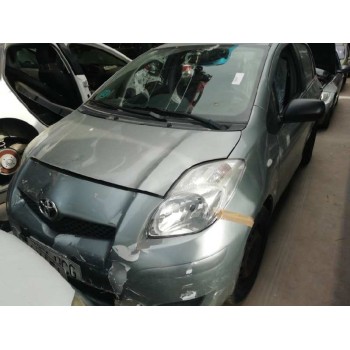 toyota yaris del año 2011