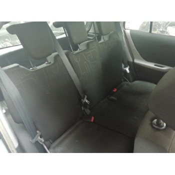 toyota yaris del año 2011