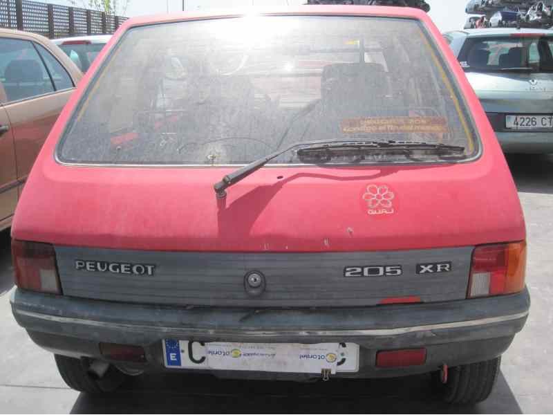 peugeot 205 berlina del año 1986