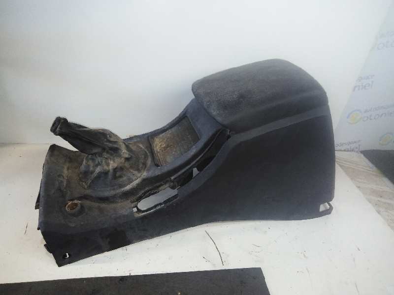 Recambio de apoyabrazos central para ssangyong kyron 200 xdi premium 4wd referencia OEM IAM   