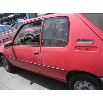peugeot 205 berlina del año 1986