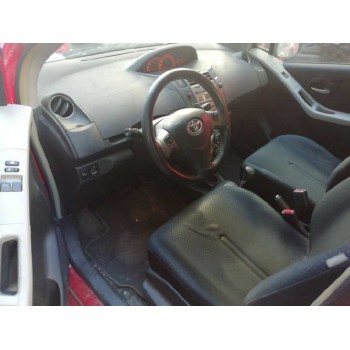 toyota yaris del año 2010