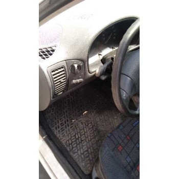 volkswagen polo berlina (6n1) del año 1998