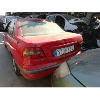 volvo s40 berlina del año 1999