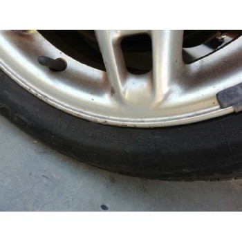 volvo s40 berlina del año 1999