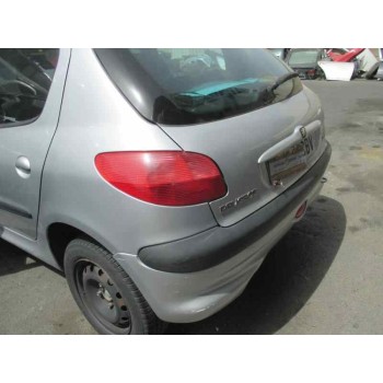 peugeot 206 berlina del año 2002