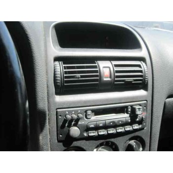 opel astra g berlina del año 2000