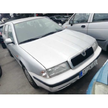 SKODA OCTAVIA BERLINA (1U2)