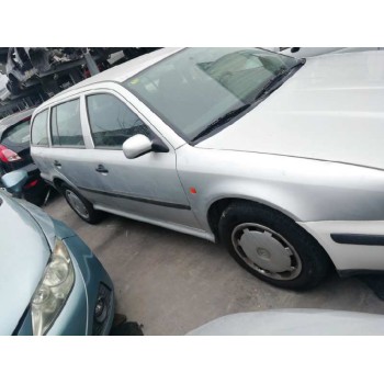 skoda octavia berlina (1u2) del año 1999