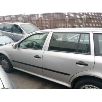 skoda octavia berlina (1u2) del año 1999