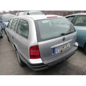 skoda octavia berlina (1u2) del año 1999