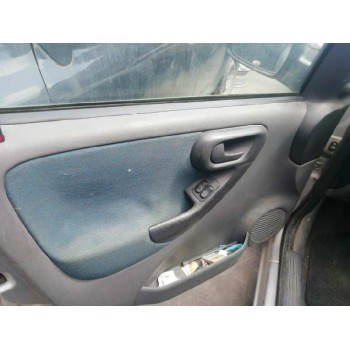 opel corsa c del año 2001