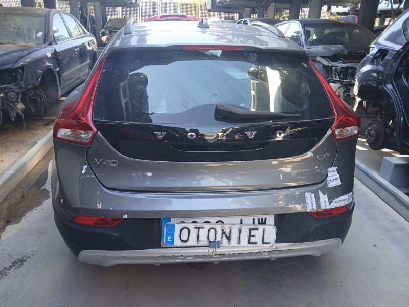 VOLVO V40 HATCHBACK (525)