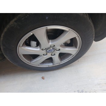 volvo v40 hatchback (525) del año 2015