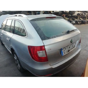 skoda superb combi (3t5) del año 2011