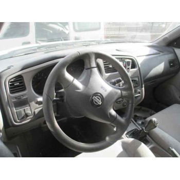 nissan primera berlina (p11) del año 2001