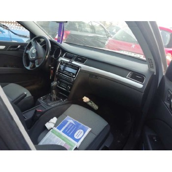 skoda superb combi (3t5) del año 2011