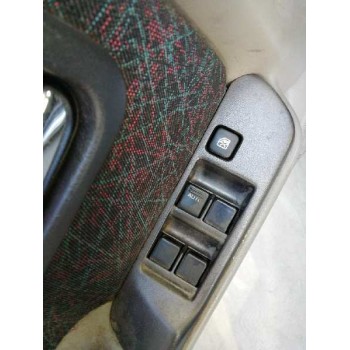 nissan primera berlina (p11) del año 2000