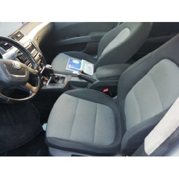 skoda superb combi (3t5) del año 2011