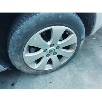 skoda superb combi (3t5) del año 2011