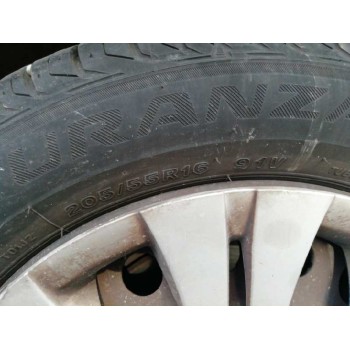 toyota auris del año 2008