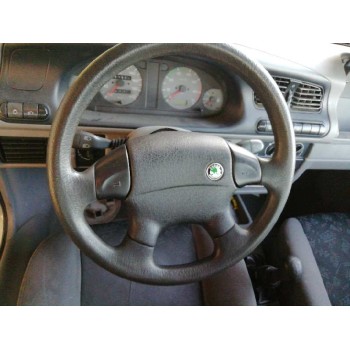 skoda felicia berlina ( 791) del año 1999