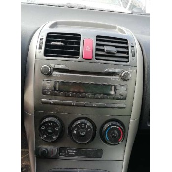 toyota auris del año 2008