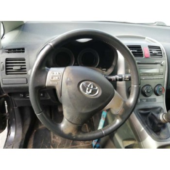 toyota auris del año 2008