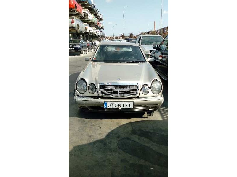 mercedes-benz clase e (w210) berlina diesel del año 1999