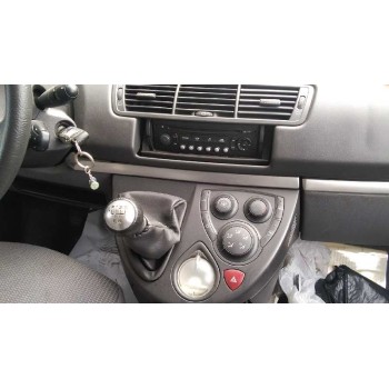 peugeot 807 del año 2005