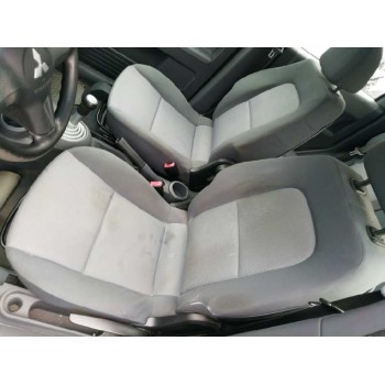 mitsubishi colt berlina 5 (z30a) del año 2005