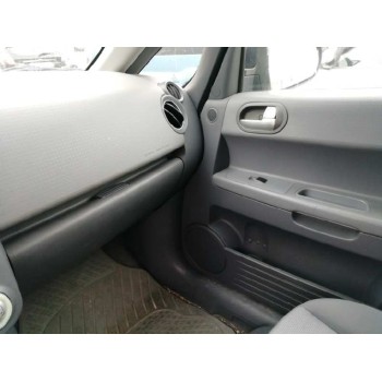 mitsubishi colt berlina 5 (z30a) del año 2005