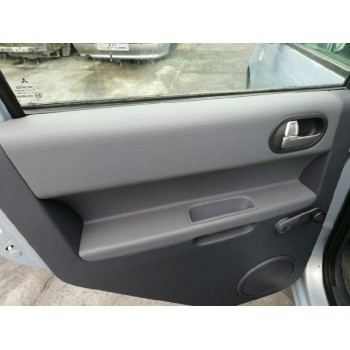 mitsubishi colt berlina 5 (z30a) del año 2005